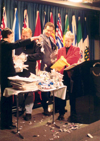 ETAG representatives deliver tens of thousands of clothing labels and petitions to Industry Minister Allan Rock.